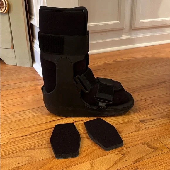 Ossur Formfit Medical Boot - Picture 2 of 9